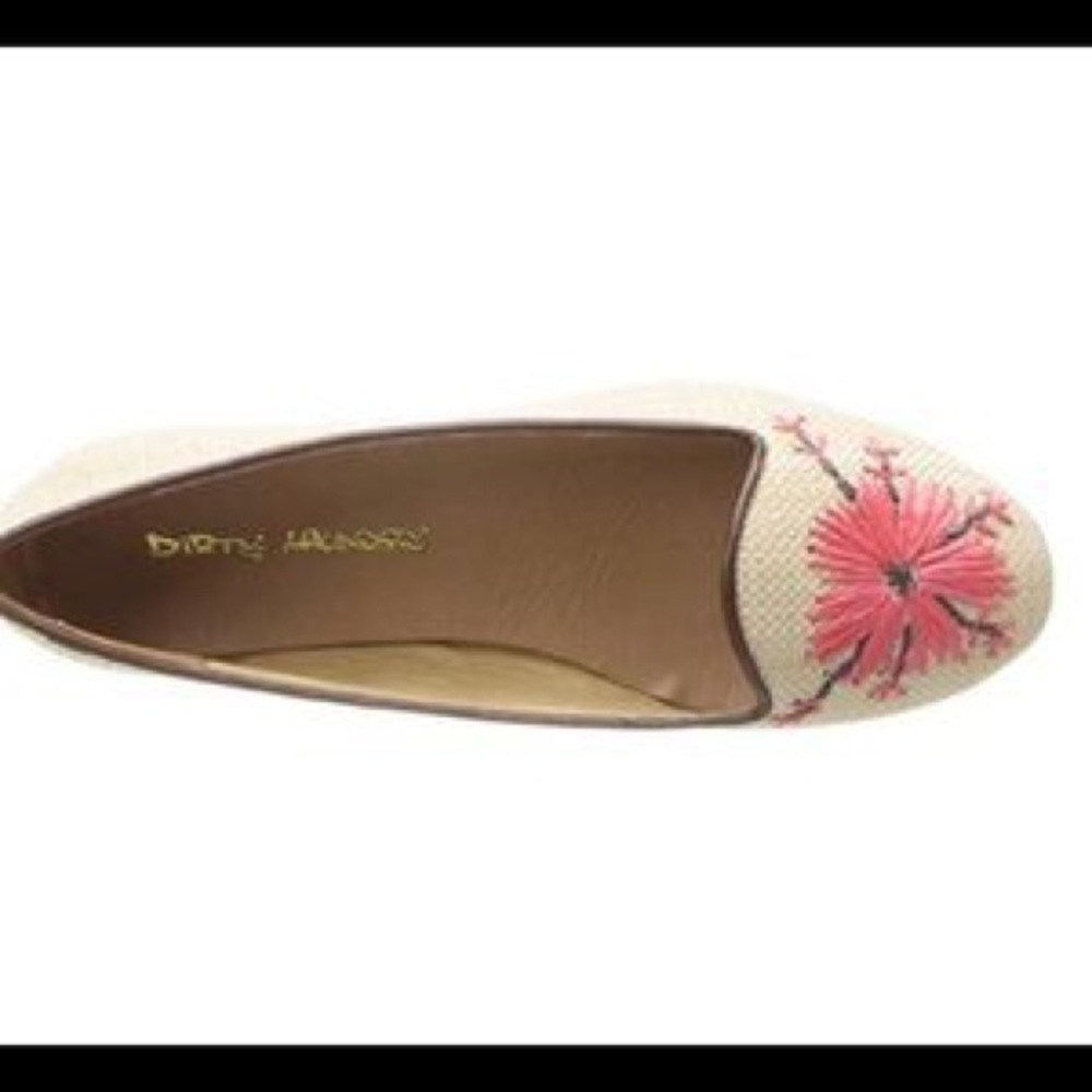 Chinese Laundry Straw Flats Red Flower